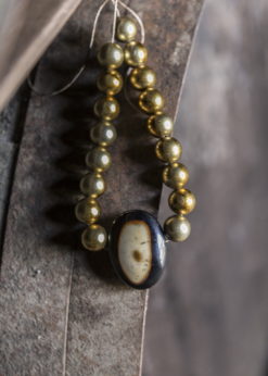 COLLAR DORADO CAMAFEO
